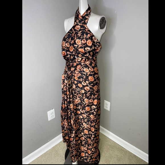 Significant Other Effie Halter Dress - Picture 6 of 12